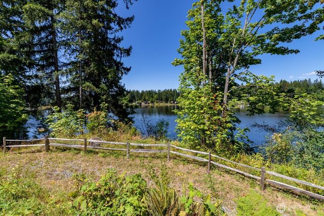 34304 Thomas Road E, Eatonville, WA 98328