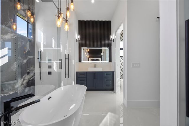 2507 Gleason PKWY, Cape Coral, FL 33914