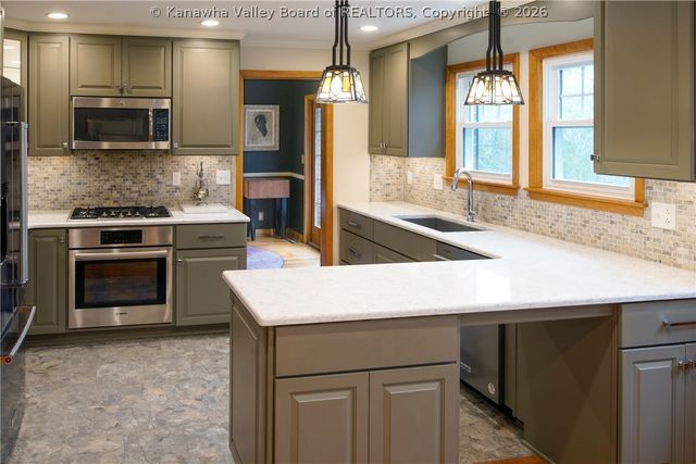 1419 Nottingham Road, Charleston, WV 25314