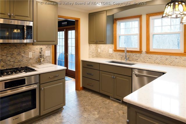 1419 Nottingham Road, Charleston, WV 25314