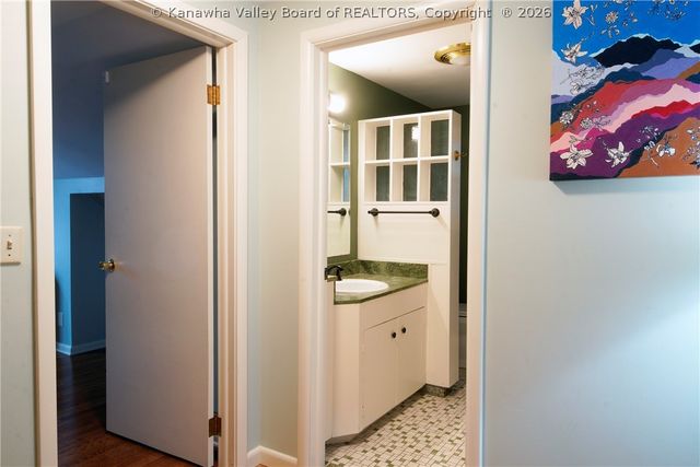 1419 Nottingham Road, Charleston, WV 25314