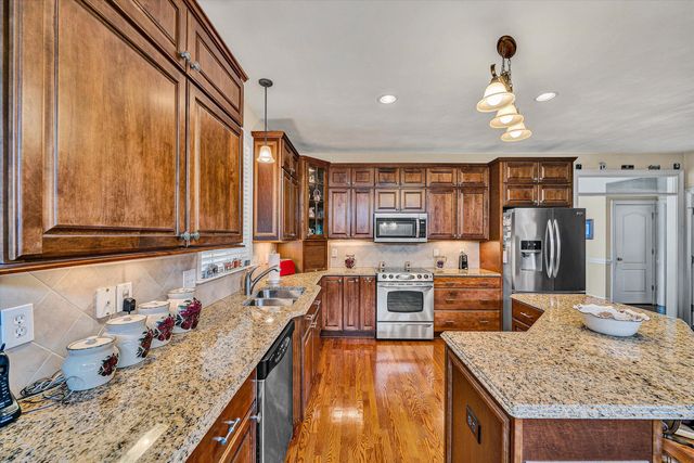 2839 MATTHEW DR, Vinton, VA 24179