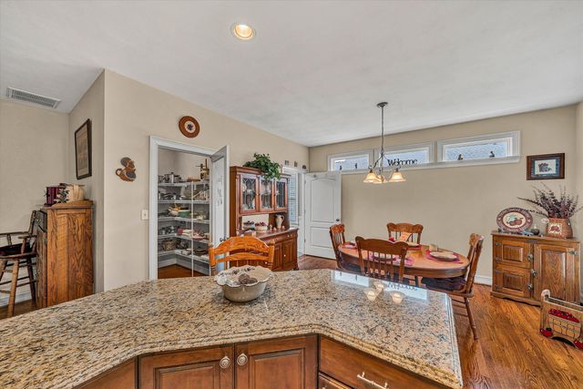 2839 MATTHEW DR, Vinton, VA 24179