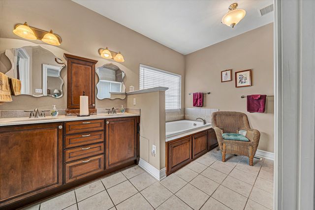 2839 MATTHEW DR, Vinton, VA 24179