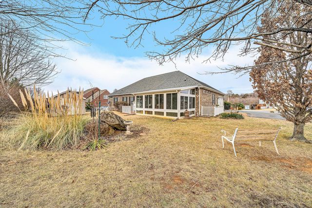 2839 MATTHEW DR, Vinton, VA 24179