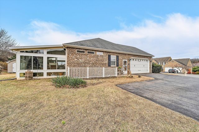 2839 MATTHEW DR, Vinton, VA 24179