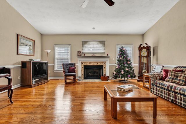 2839 MATTHEW DR, Vinton, VA 24179