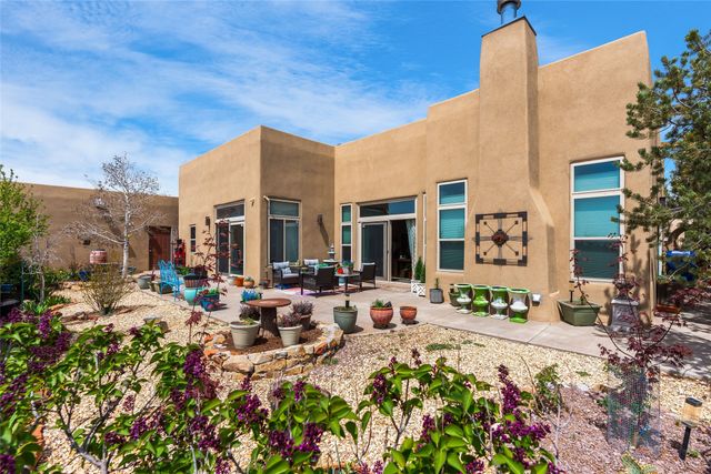 4398 Laughing Crow Lane, Santa Fe, NM 87507