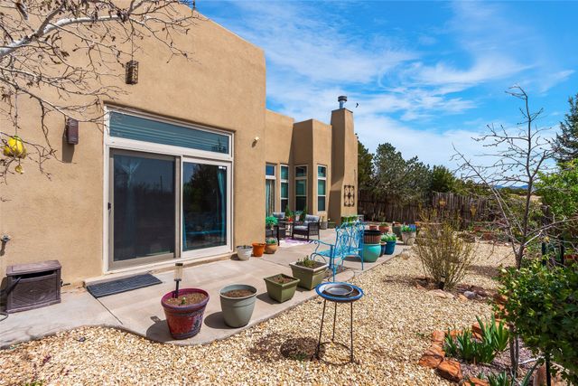 4398 Laughing Crow Lane, Santa Fe, NM 87507