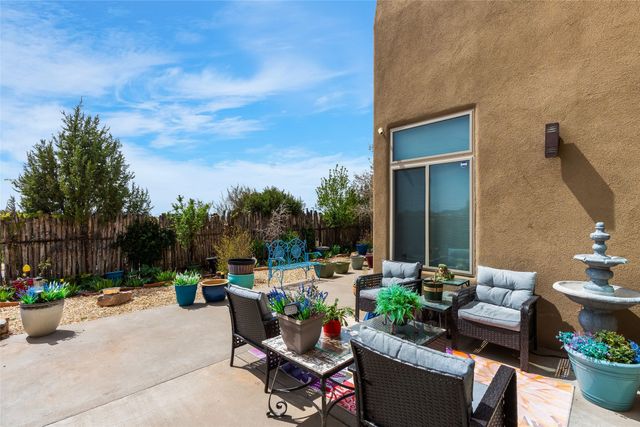 4398 Laughing Crow Lane, Santa Fe, NM 87507