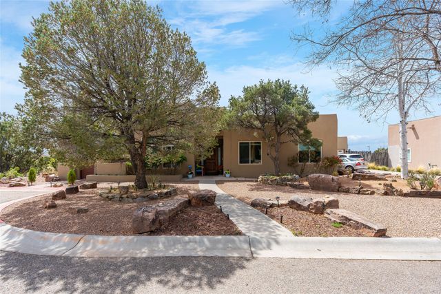 4398 Laughing Crow Lane, Santa Fe, NM 87507