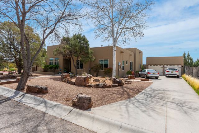 4398 Laughing Crow Lane, Santa Fe, NM 87507