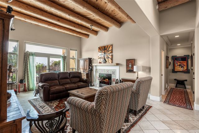 4398 Laughing Crow Lane, Santa Fe, NM 87507