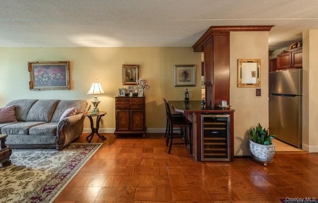 160 Academy Street 10N, Poughkeepsie, NY 12601