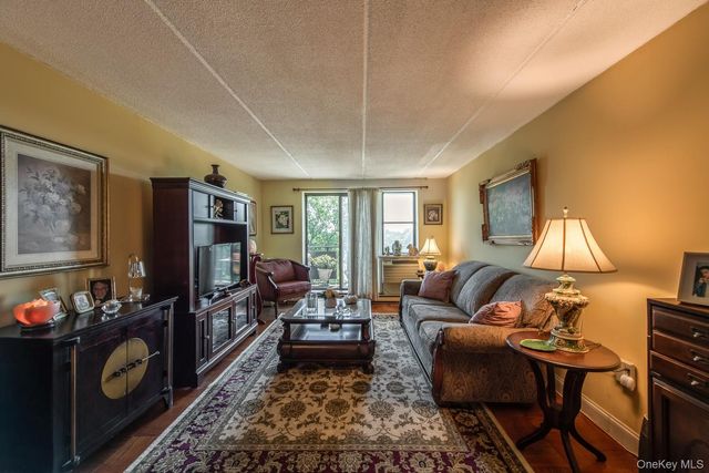 160 Academy Street 10N, Poughkeepsie, NY 12601