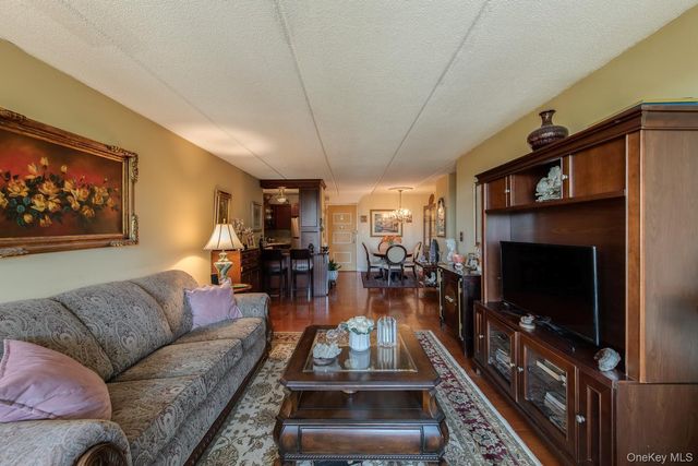160 Academy Street 10N, Poughkeepsie, NY 12601