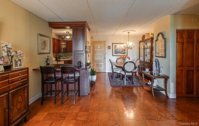 160 Academy Street 10N, Poughkeepsie, NY 12601