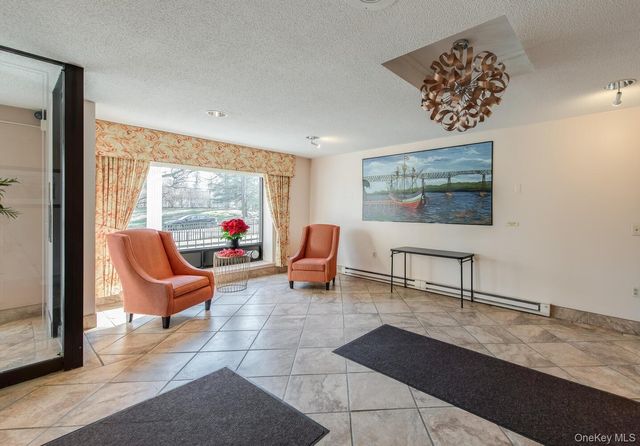 160 Academy Street 10N, Poughkeepsie, NY 12601