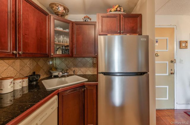160 Academy Street 10N, Poughkeepsie, NY 12601