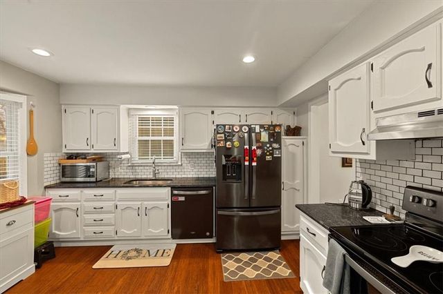 16008 W 139th Terrace, Olathe, KS 66062