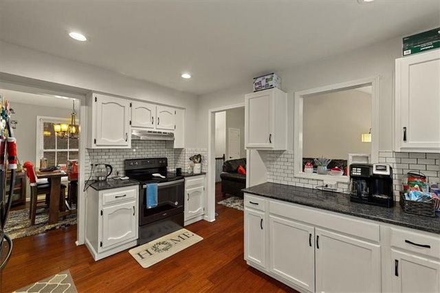 16008 W 139th Terrace, Olathe, KS 66062