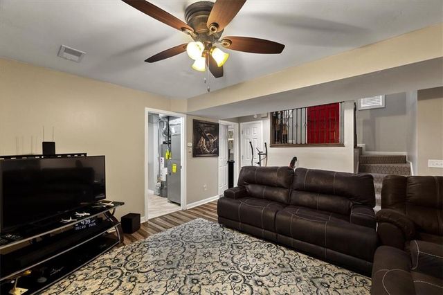 16008 W 139th Terrace, Olathe, KS 66062