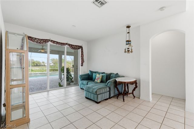 2103 NE 5th TER, Cape Coral, FL 33909