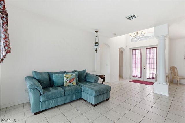 2103 NE 5th TER, Cape Coral, FL 33909