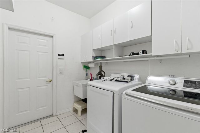 2103 NE 5th TER, Cape Coral, FL 33909