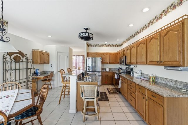 2103 NE 5th TER, Cape Coral, FL 33909