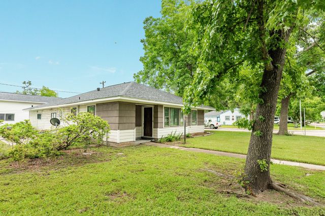 113 Cypress Street, Lake Jackson, TX 77566