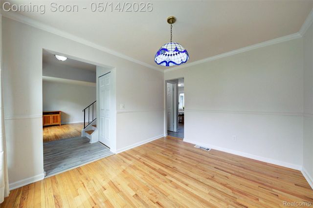 32612 Lyndon Street, Livonia, MI 48154
