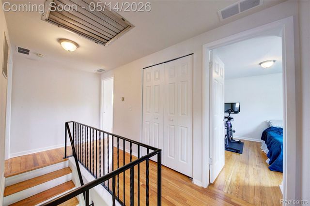 32612 Lyndon Street, Livonia, MI 48154