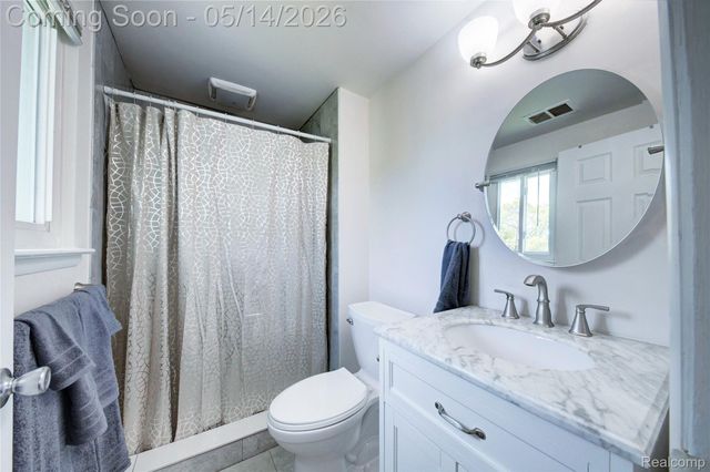 32612 Lyndon Street, Livonia, MI 48154