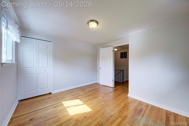 32612 Lyndon Street, Livonia, MI 48154