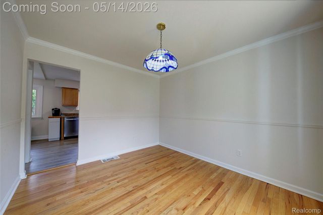 32612 Lyndon Street, Livonia, MI 48154