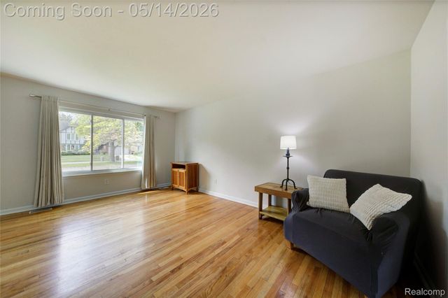 32612 Lyndon Street, Livonia, MI 48154