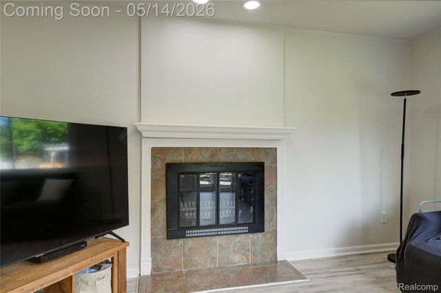 32612 Lyndon Street, Livonia, MI 48154