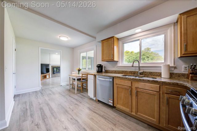32612 Lyndon Street, Livonia, MI 48154