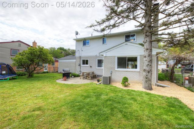 32612 Lyndon Street, Livonia, MI 48154