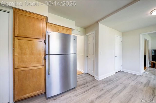 32612 Lyndon Street, Livonia, MI 48154