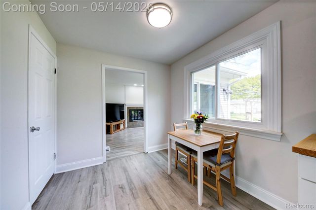 32612 Lyndon Street, Livonia, MI 48154