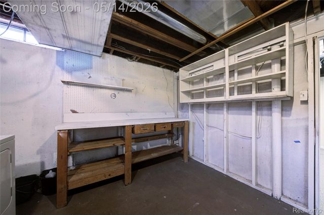 32612 Lyndon Street, Livonia, MI 48154