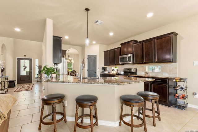 422 Woodside Way, Cibolo, TX 78108