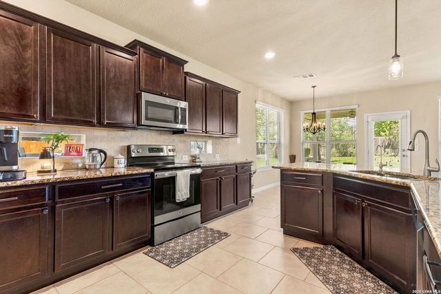 422 Woodside Way, Cibolo, TX 78108