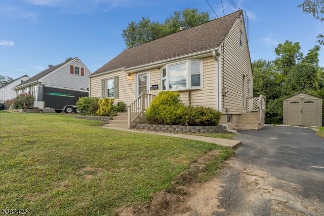 130 Elmhurst Dr, Phillipsburg Town, NJ 08865