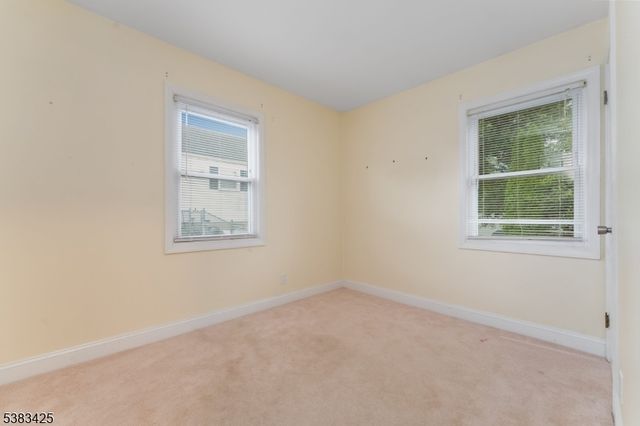 130 Elmhurst Dr, Phillipsburg Town, NJ 08865