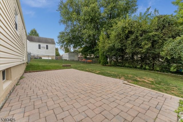 130 Elmhurst Dr, Phillipsburg Town, NJ 08865