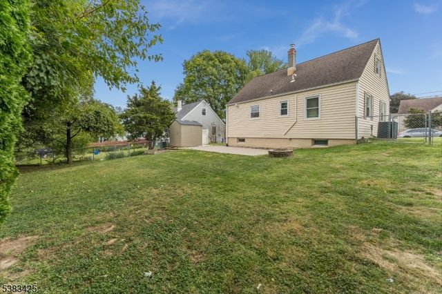 130 Elmhurst Dr, Phillipsburg Town, NJ 08865