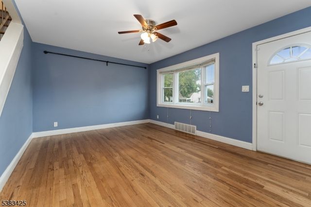 130 Elmhurst Dr, Phillipsburg Town, NJ 08865